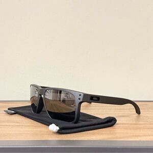 Oakley Holbrook XL Sunglasses (Prizm Black Polarized Lenses, Steel Frame)